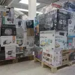 Mixpallets partijhandel in een magazijn.
